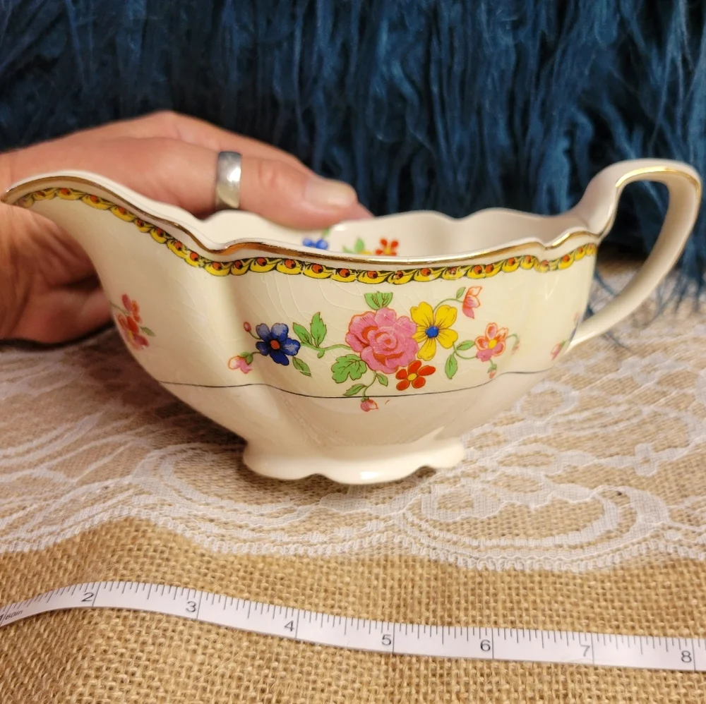 Vintage Johnson Brothers Pareek gravy boat beautiful made in England